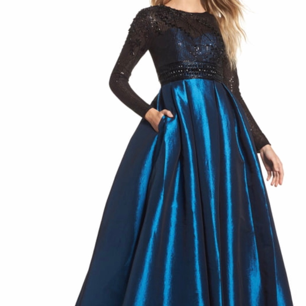Mac Duggal Dress Size 4